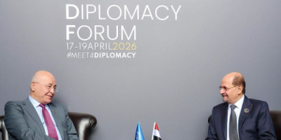 رئيس الوزراء وزير الخارجية يلتقي المفوض السامي للأمم المتحدة لشؤون اللاجئين