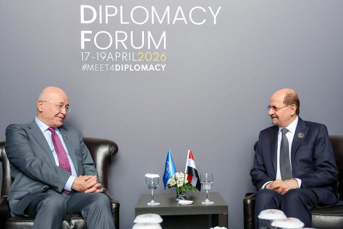 رئيس الوزراء وزير الخارجية يلتقي المفوض السامي للأمم المتحدة لشؤون اللاجئين