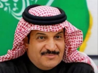 تصعيد غير مسبوق.. قيادي سعودي يهدد الجنوبيين بفرض الوصاية بالقوة وإعادة رشاد العليمي إلى عدن