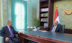 الصبيحي يوجه برفع جاهزية الموانئ البرية والبحرية والجوية وتعزيز انسيابية حركة البضائع والمسافرين