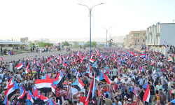 مليونية سيئون تجدد التفويض للزُبيدي وتؤكد تمسك حضرموت بالمشروع الوطني الجنوبي