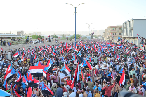 مليونية سيئون تجدد التفويض للزُبيدي وتؤكد تمسك حضرموت بالمشروع الوطني الجنوبي