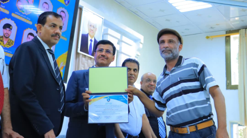 جامعة إقليم سبأ تكرّم 83 موظفًا وعاملًا متميزًا احتفاءً بعيد العمال العالمي