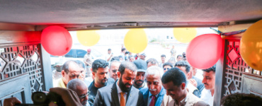 محافظ أبين ورئيس الجامعة يفتتحان مشروع إنشاء وتجهيز سكن الطالبات بجامعة أبين