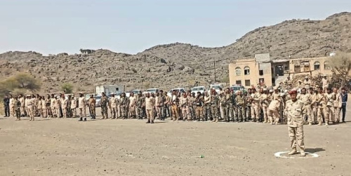 لأول مرة منذ سنوات.. العميد وجدي الزبيدي ينهي &laquo;مسلسل الخصميات&raquo; ويصرف مرتبات منتسبي اللواء 33 مدرع بالضالع كاملة
