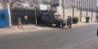 محافظ عدن عبدالرحمن شيخ اليافعي يوجّه بـ"الضرب بيد من حديد" وقمع الاحتجاجات السلمية المطالبة بالخدمات