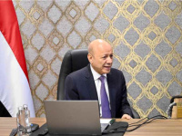رئيس مجلس القيادة يتابع مستجدات عملية "فجر اليمن" ويشيد بانتصارات القوات المسلحة والإسناد الشامل من تحالف دعم الشرعية