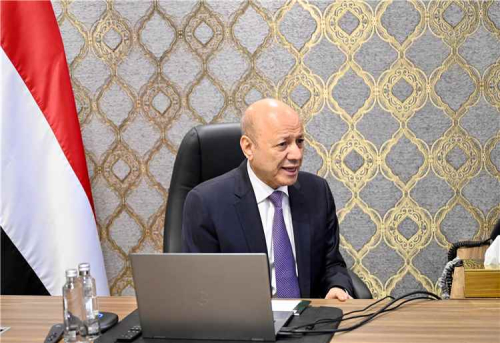 رئيس مجلس القيادة يتابع مستجدات عملية 